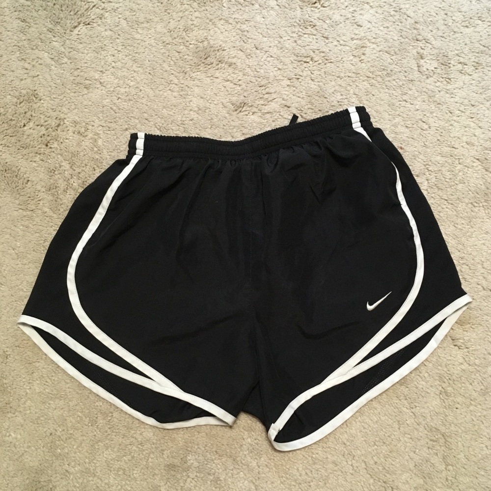 Nike women’s tempo running shorts